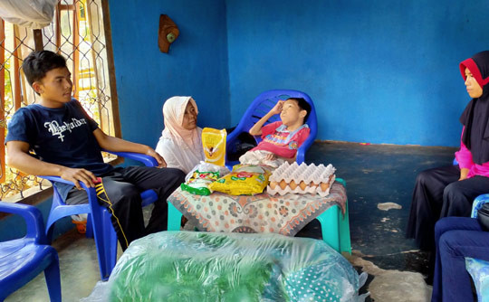 Menjangkau Mereka yang Paling Rentan