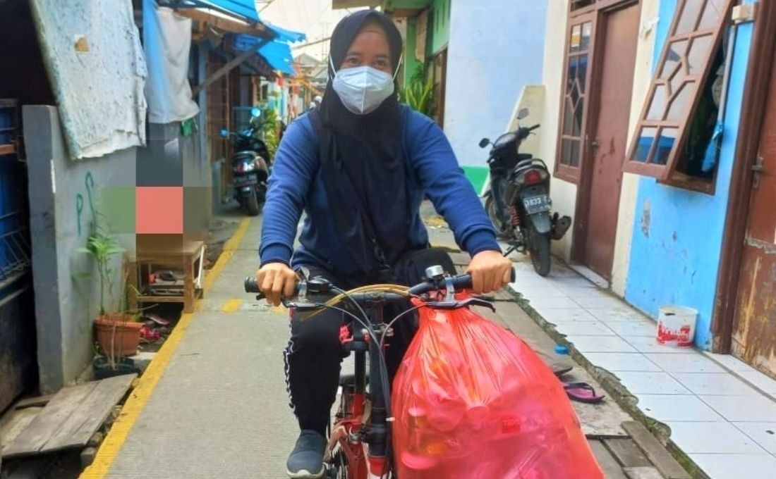 The Waste Bank in Narrow Alley