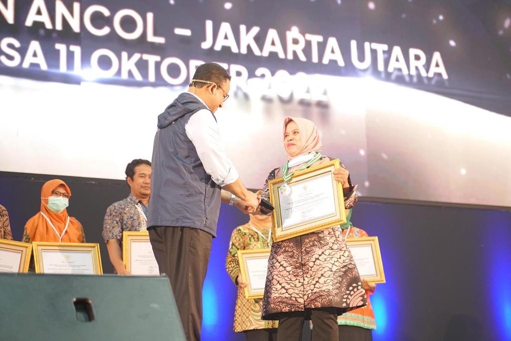 WVI dan Bank Sampah Kenanga Terima Anugerah Penghargaan