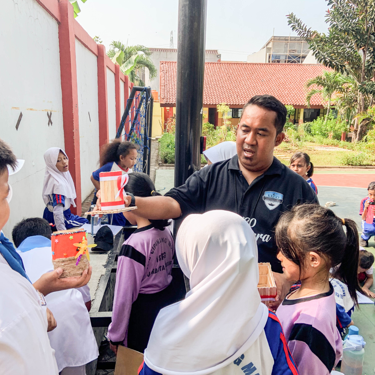 Pak Ade: Bukti Nyata Guru Olahraga Asik dan Kreatif!