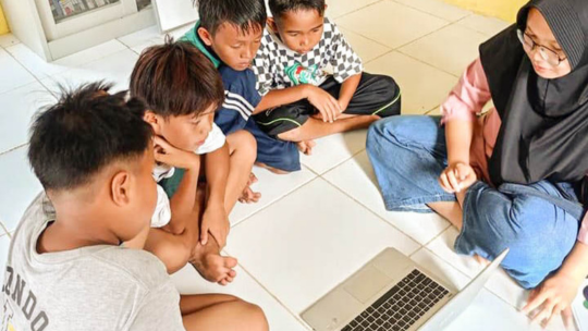 ​​Anak Muda Desa Berhasil Aktifkan Perpustakaan Desa Layak Anak