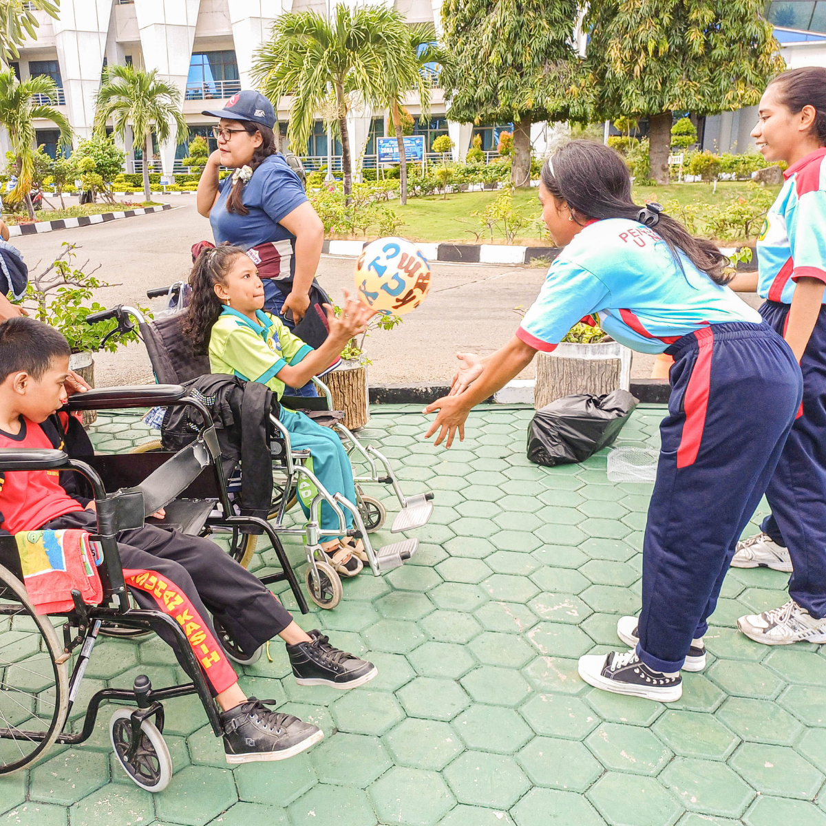 Aksi Inklusif: Jalan Sehat sekaligus Menyuarakan Hak Anak dengan Disabilitas