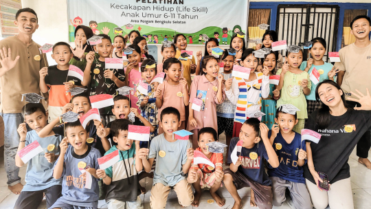 Melintasi Sungai: Petualangan Baru Menanti Anak-anak