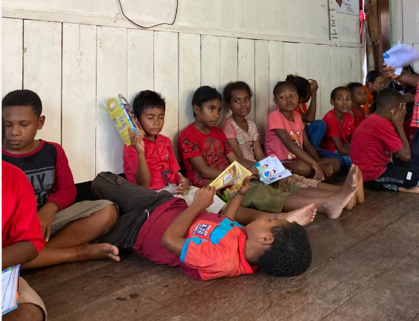 Wahana Literasi, Harapan Anak Sentani Bisa Baca Tulis
