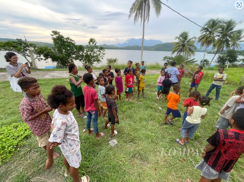Cinta dari Sentani: Kisah Mama-mama Papua Mengasuh dengan Damai