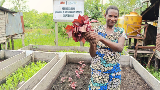 Floating Farms Spark Saving Habit in Asmat, Papua 
